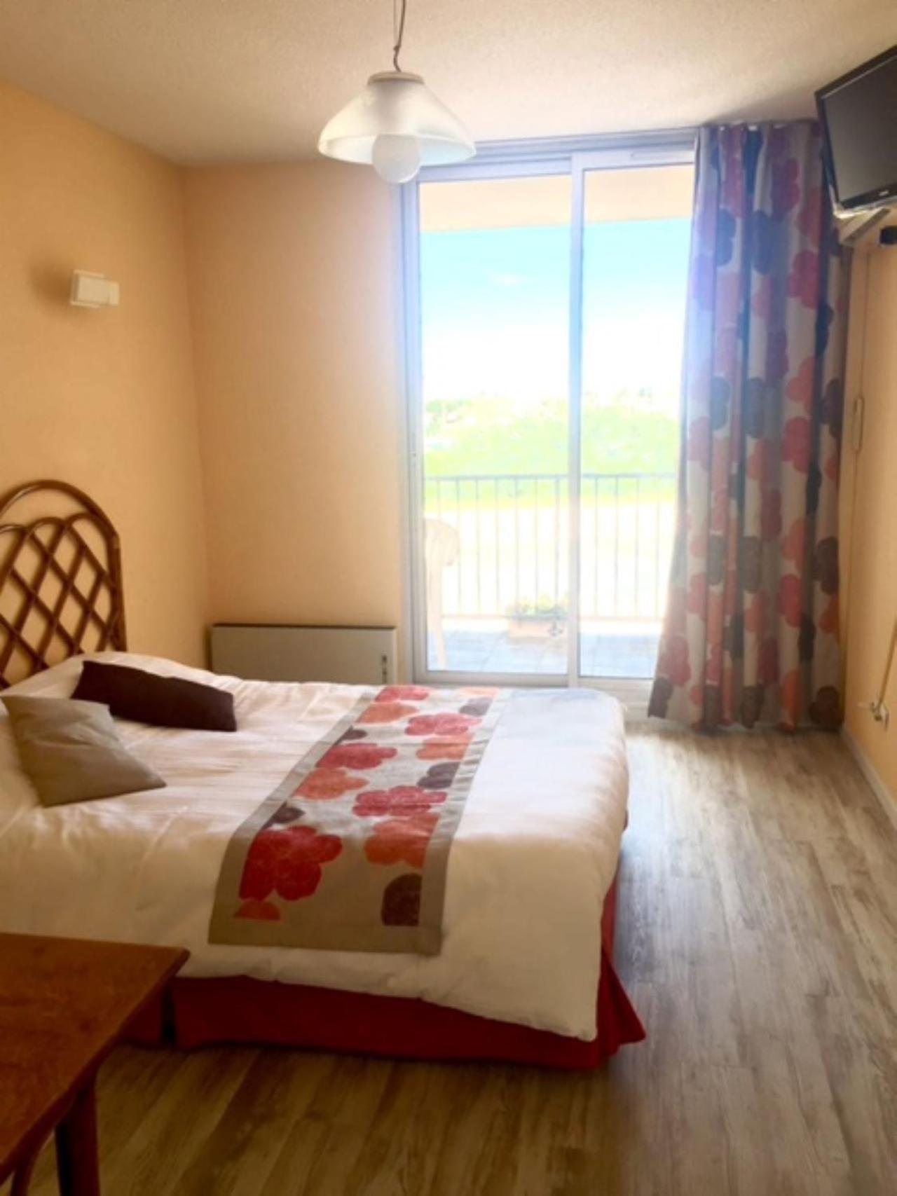 Hotel Alhambra แอกด์ ภายนอก รูปภาพ