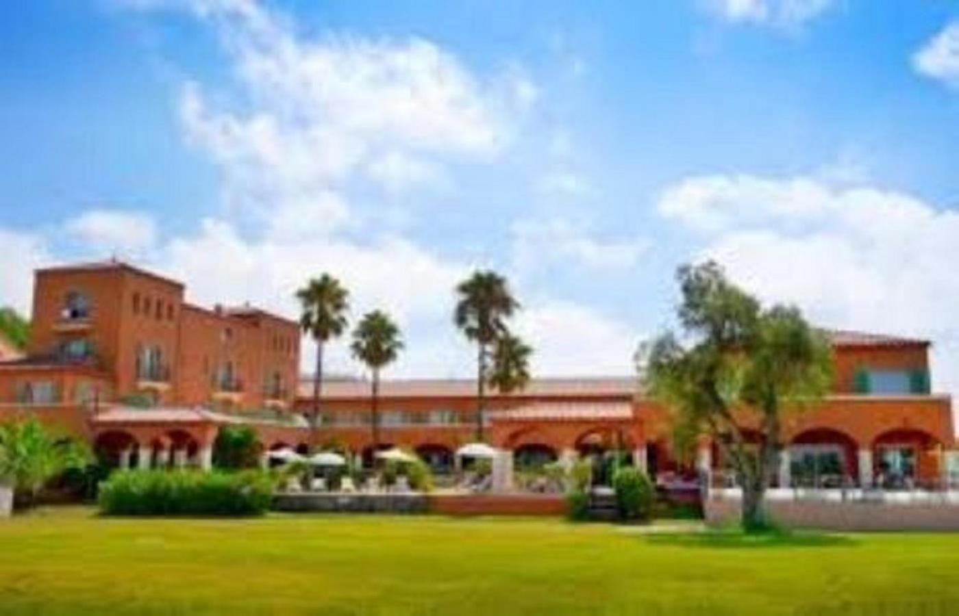 Hotel Alhambra แอกด์ ภายนอก รูปภาพ