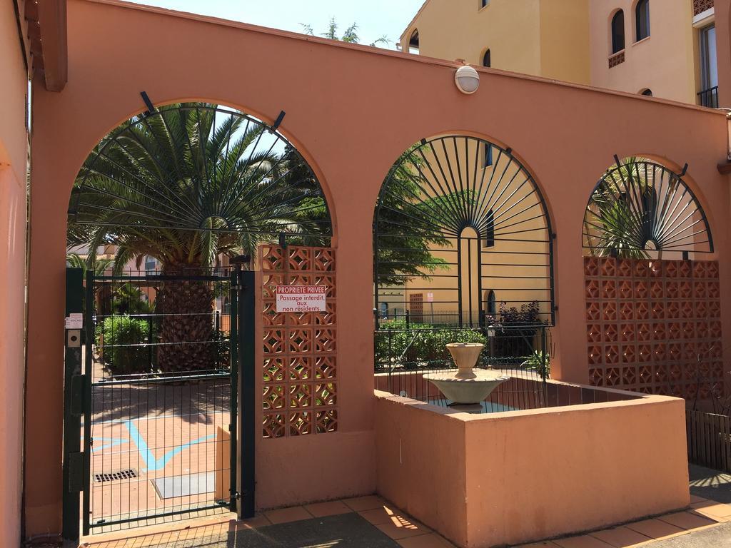 Hotel Alhambra แอกด์ ภายนอก รูปภาพ
